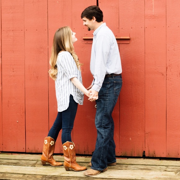 Meet Your Posher, Ashley! - Picture 3 of 3